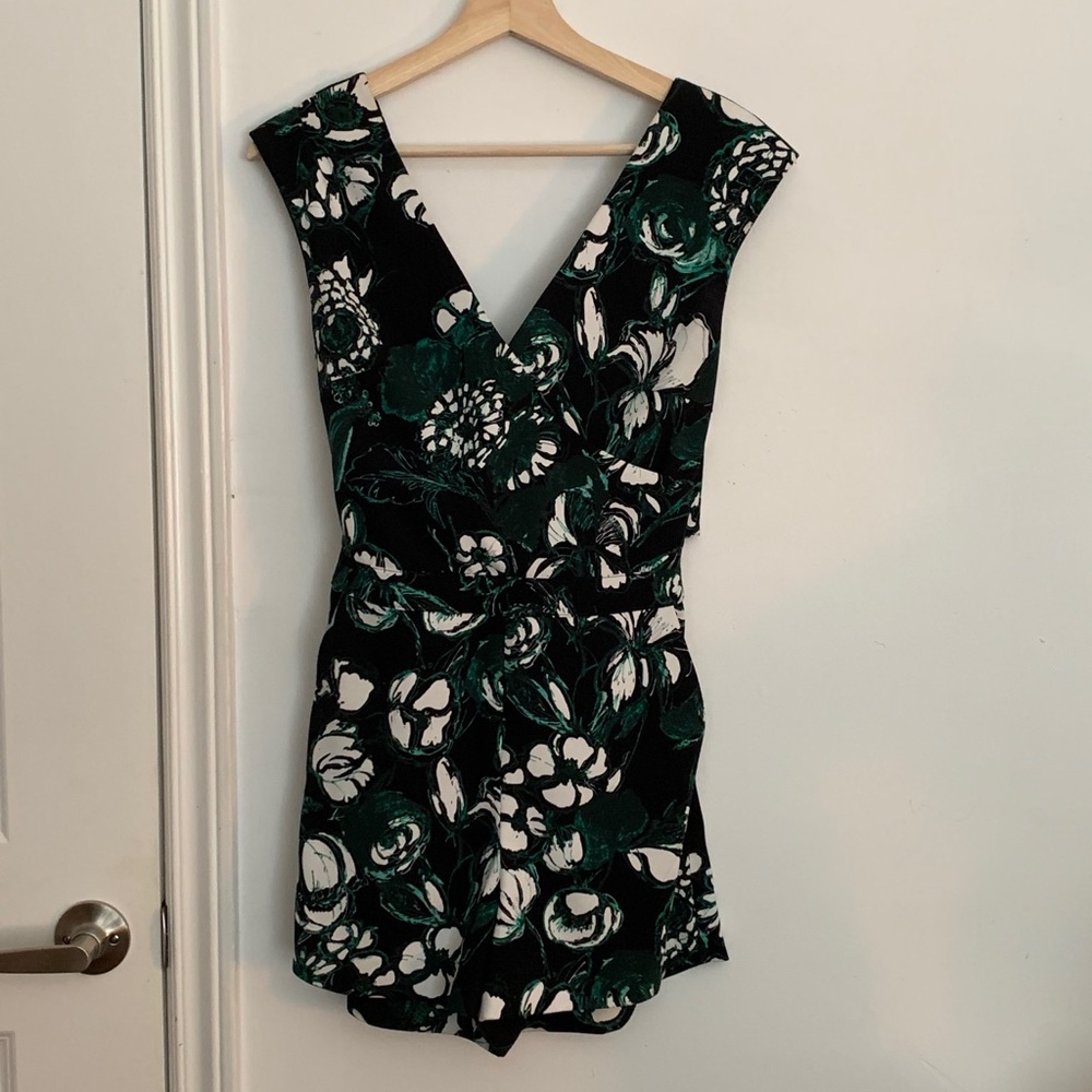 Club Monaco “Krishel” Romper - Picture 4 of 10